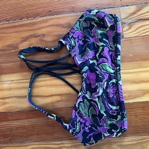 Lululemon size 6 sports bra